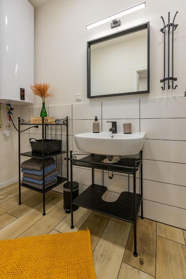 זבולן Sunny Apartment With Free Parking מראה חיצוני תמונה